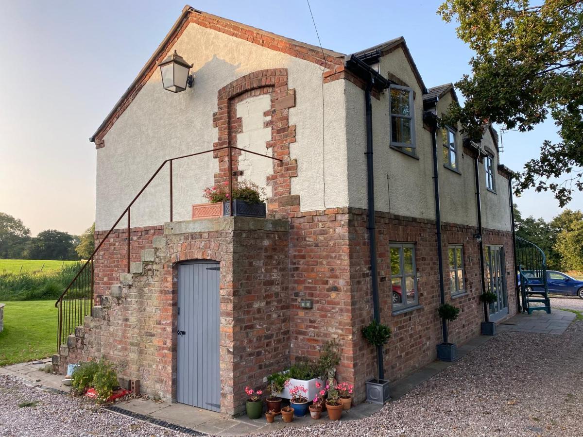 Villa Oak Mead Wrexham Zimmer foto
